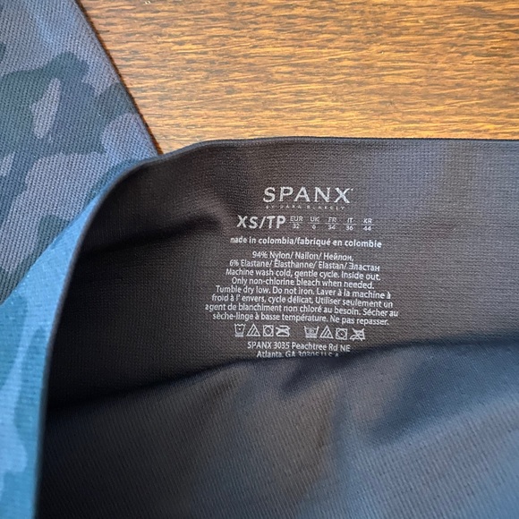 SPANX Dark Camo Leggings - Size XS - NWT - Picture 4 of 4